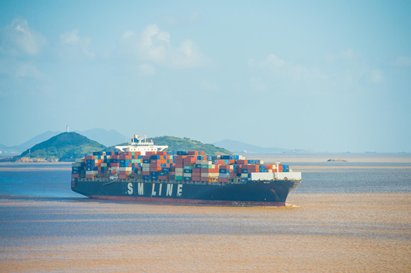 货运轮船海上航行巨型国际物流码头集装箱交通工具 (58)-大图_爱给网_aigei_com.jpg 货运轮船海上航行巨型国际物流码头集装箱交通工具 (58)-大图_爱给网_aigei_com.jpg